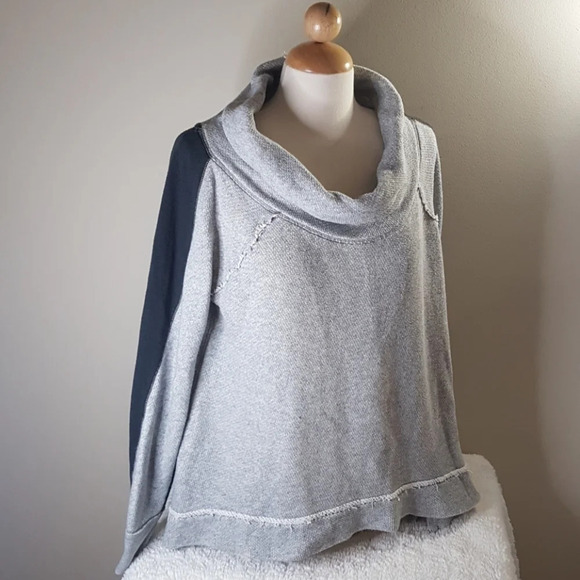 Free People YoYo Cowl neck pullover - Picture 2 of 12